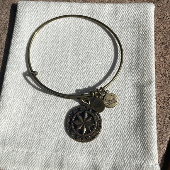 Alex and Ani Compass Bangle - Picture 1 of 2